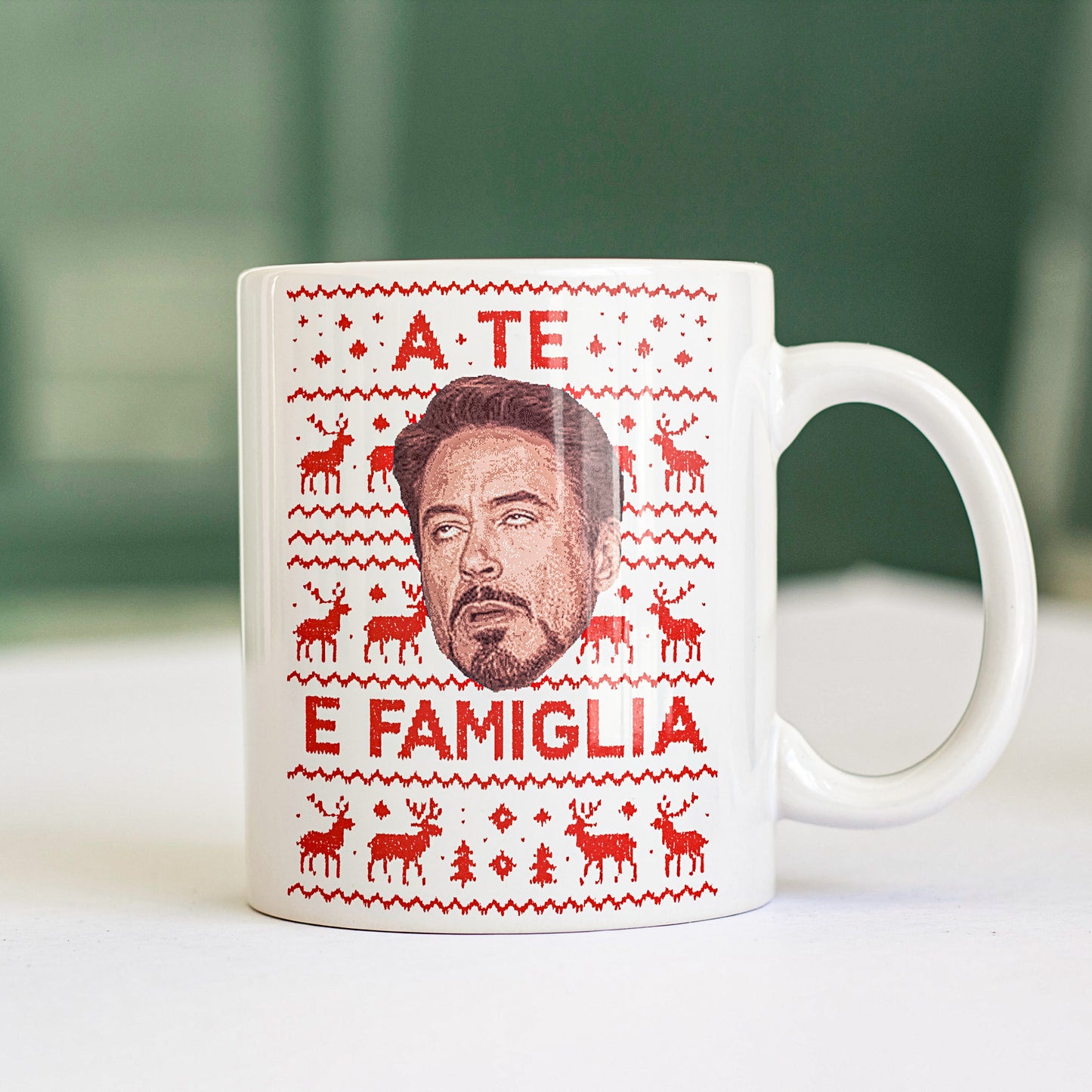 CUC Tazza A TE E FAMIGLIA - Natale - meme #chooseurcolor